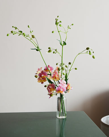 gather vase solo d clear glass fresh flowers